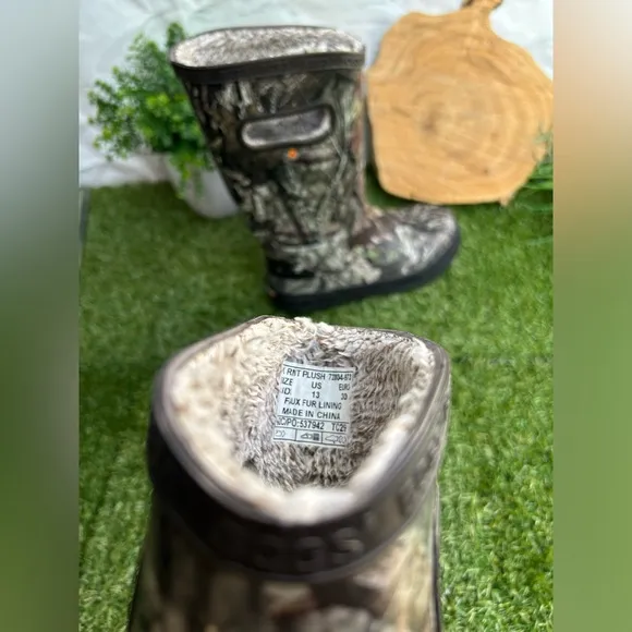 Bogs ChildrensRainboot Plush MossyOakSize 13 unisex