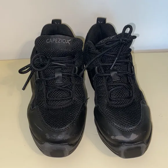 CAPEZIO Fierce Dansneaker Size 4.5