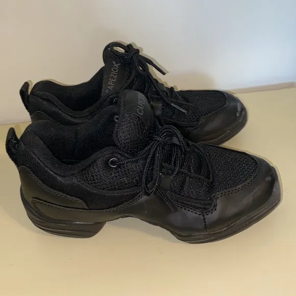 CAPEZIO Fierce Dansneaker Size 4.5