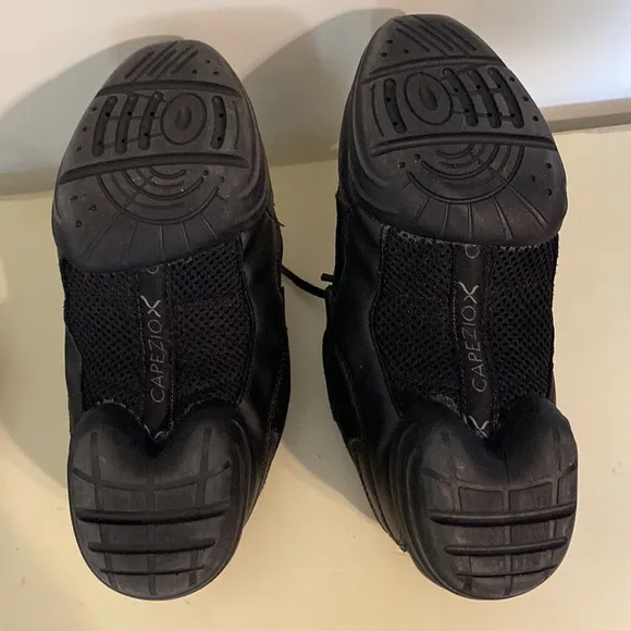CAPEZIO Fierce Dansneaker Size 4.5