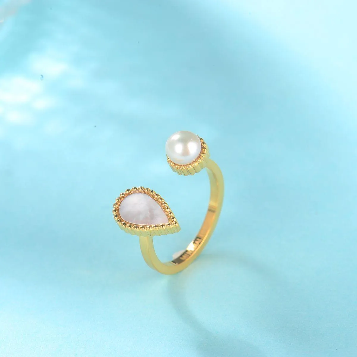 Drop / Ring Pearl Gold