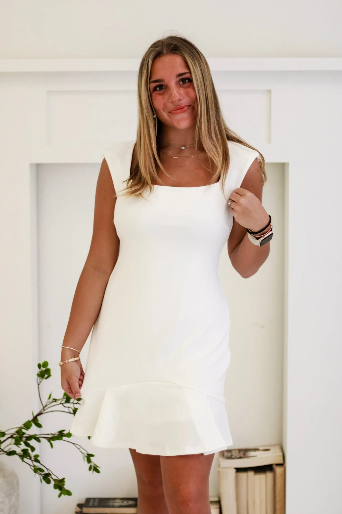 Elegant Gathering Sleeveless Dress in Off White