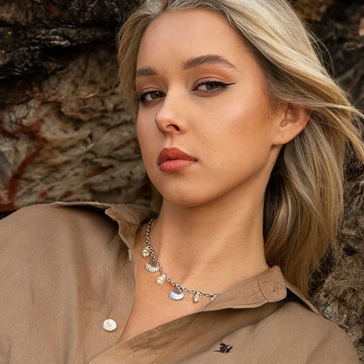 Elegant Summer Sea Shell & Conch Pendant Necklace