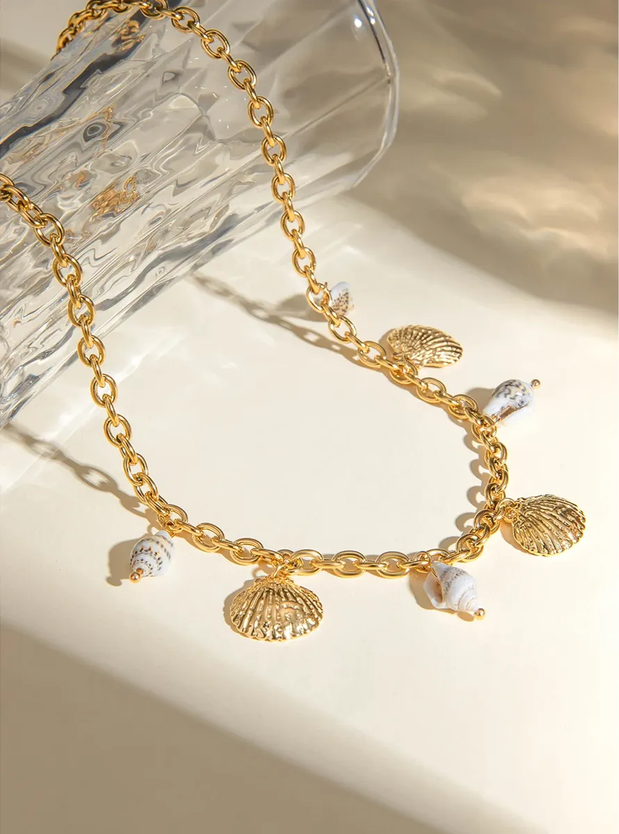 Elegant Summer Sea Shell & Conch Pendant Necklace