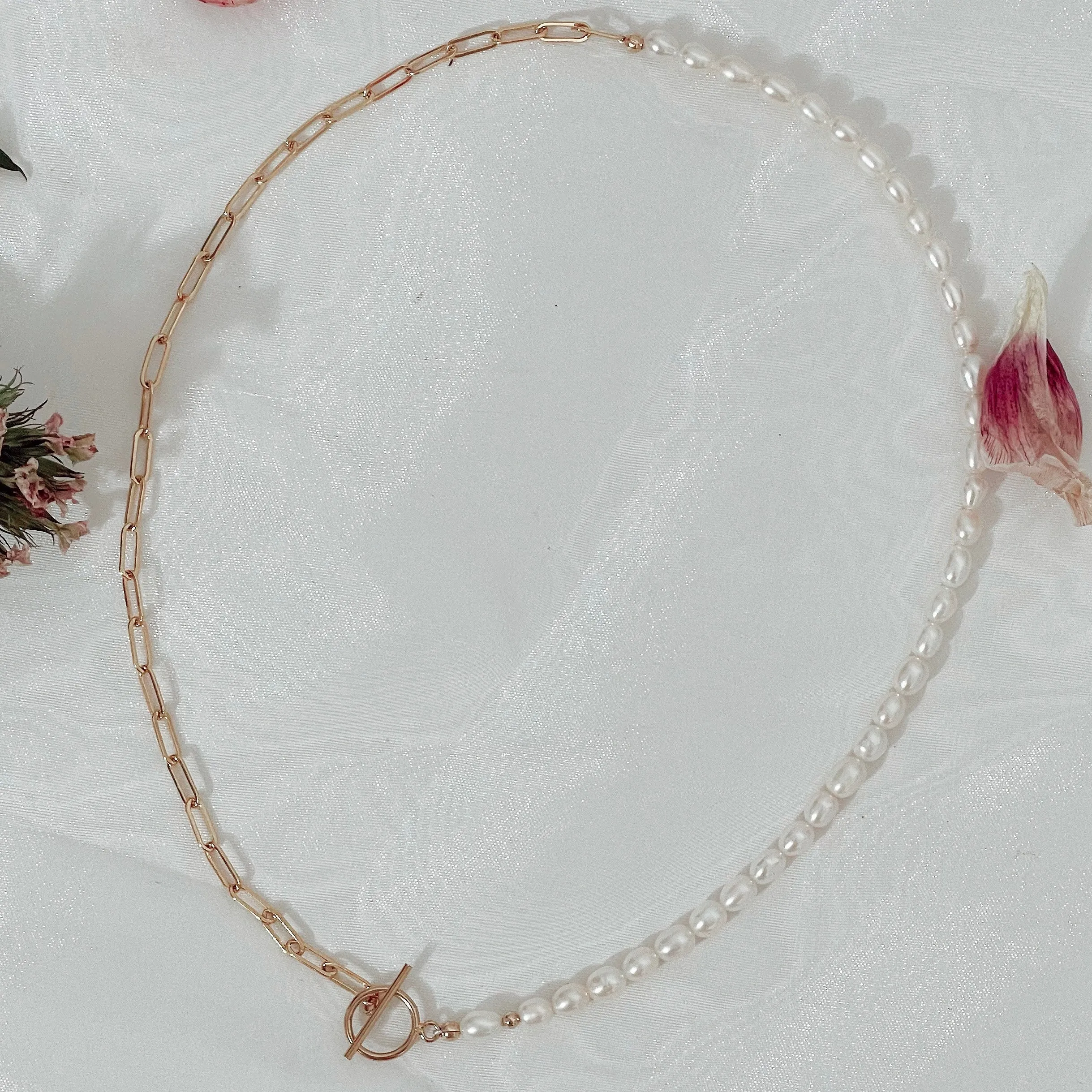 Golden Elegance Pearl Clasp Necklace