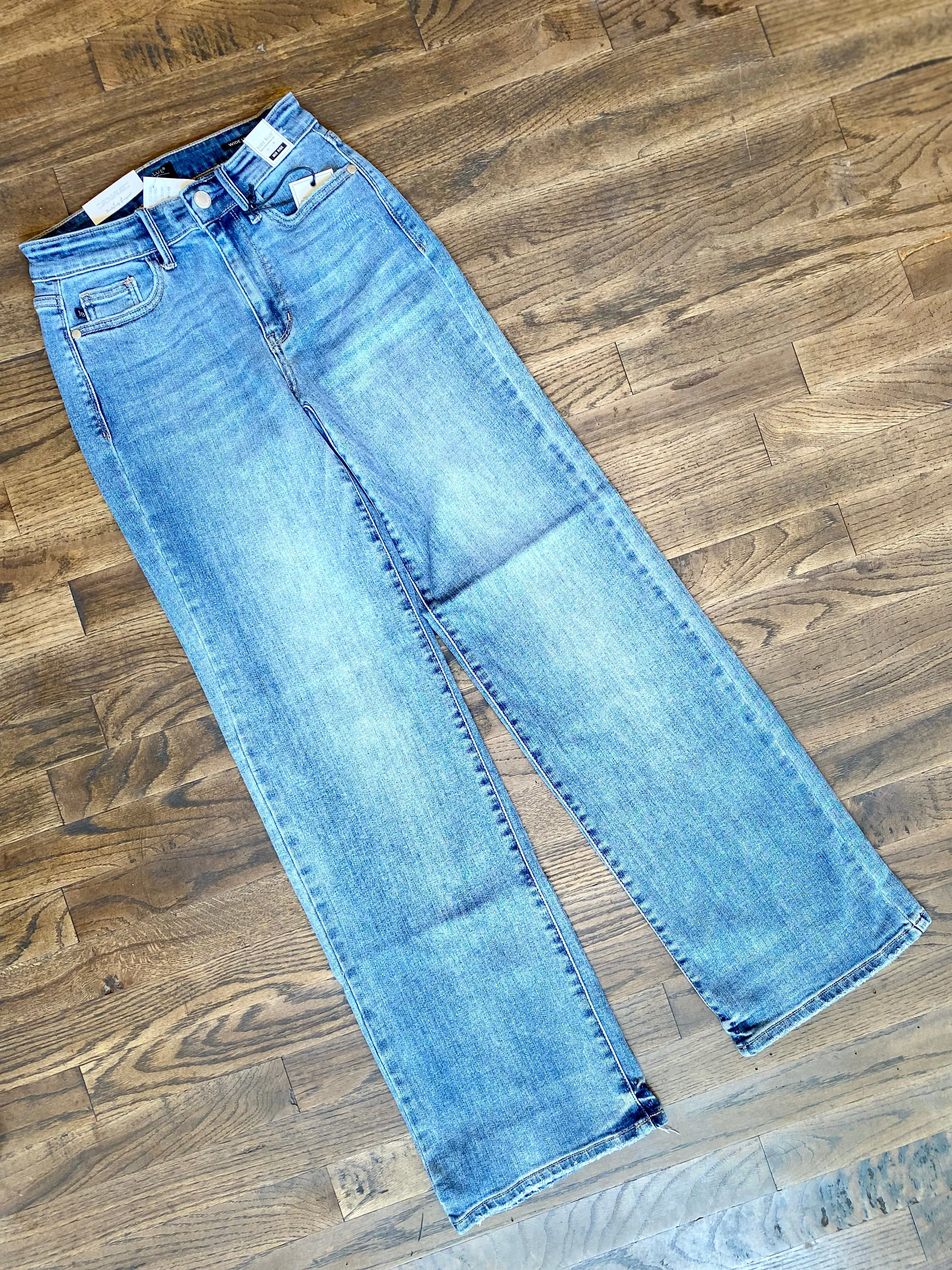 Judy Blue || Lana Vintage Wash Wide Leg Jean