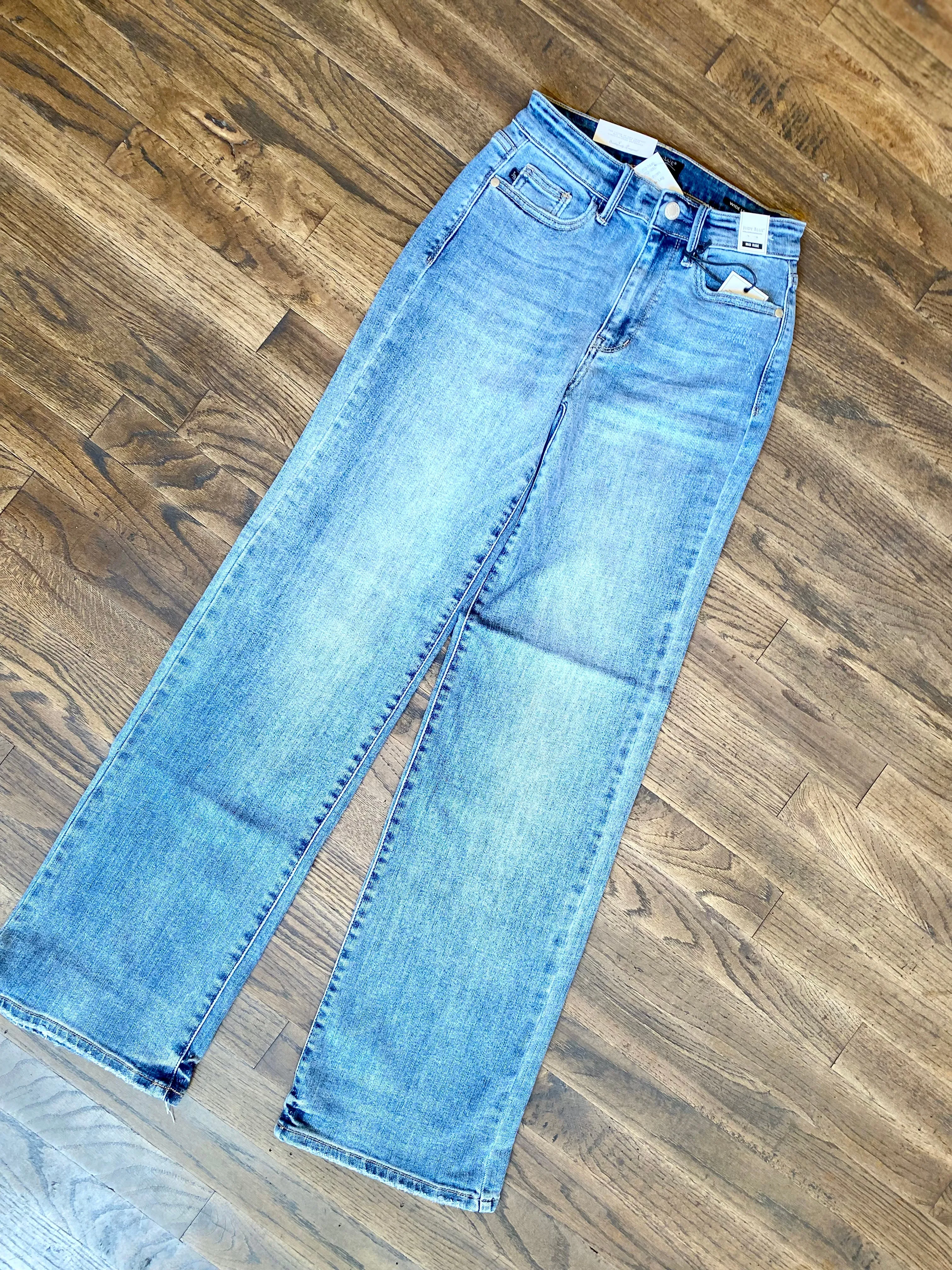 Judy Blue || Lana Vintage Wash Wide Leg Jean
