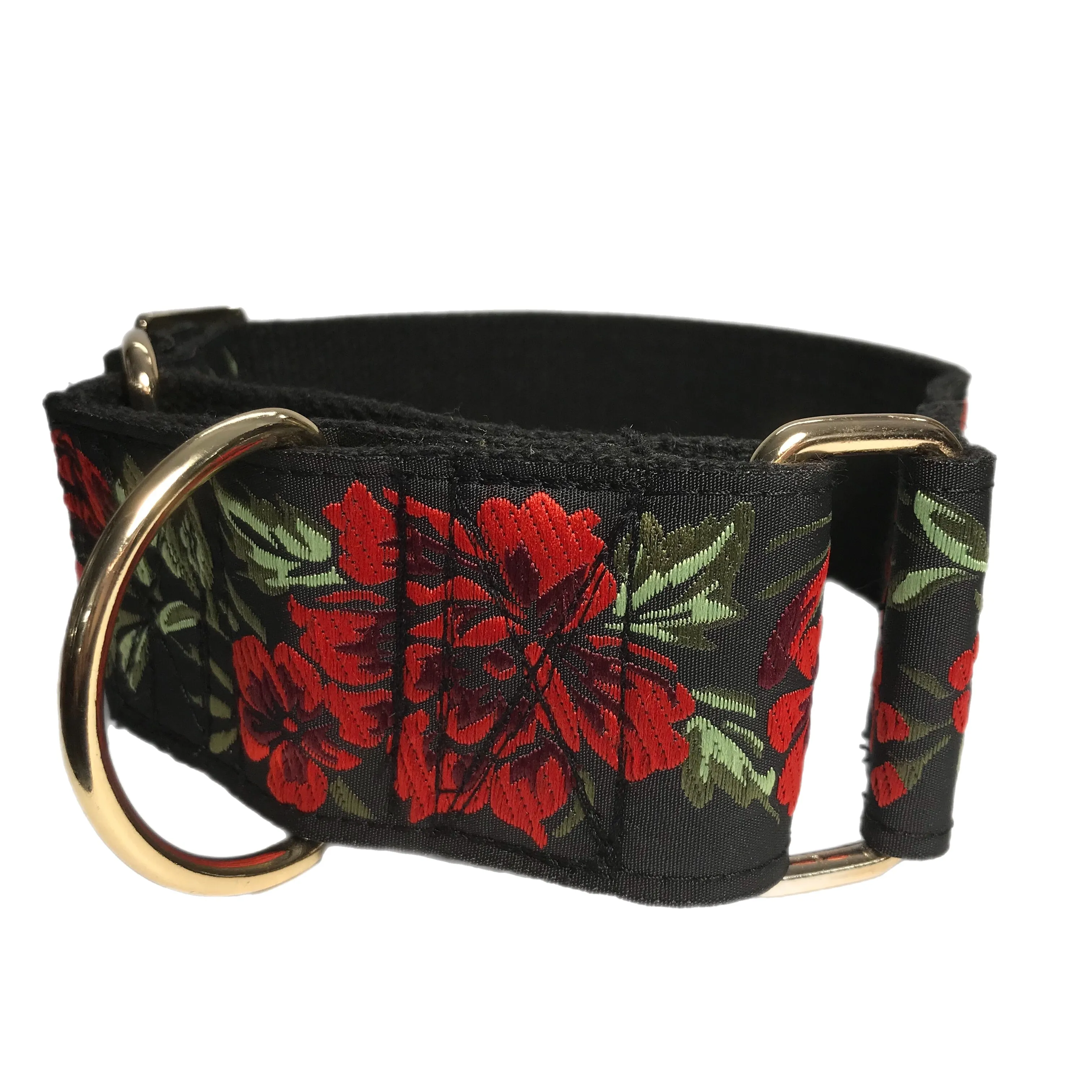 Large martingale collar for the bigger dogs! Beautiful red floral on black