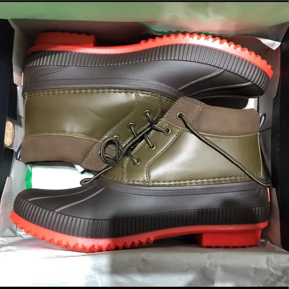 NEW Tommy Hilfiger Celcius duck boots