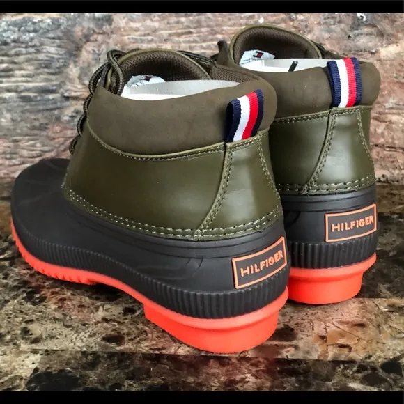 NEW Tommy Hilfiger Celcius duck boots