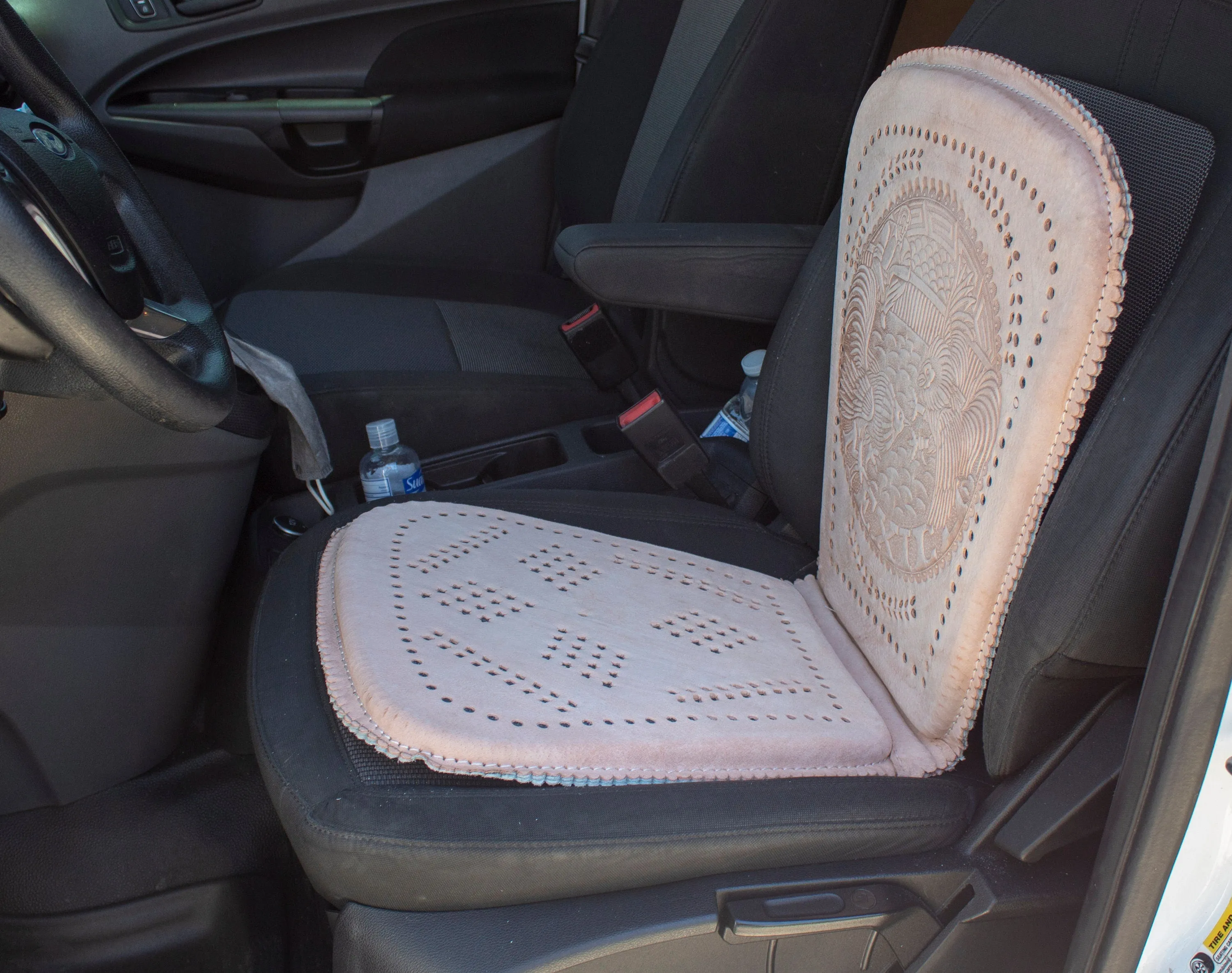PIGSKIN LEATHER CUSHIONED universal car seat with Horse Horseshoe Caballo stamped design Respaldo