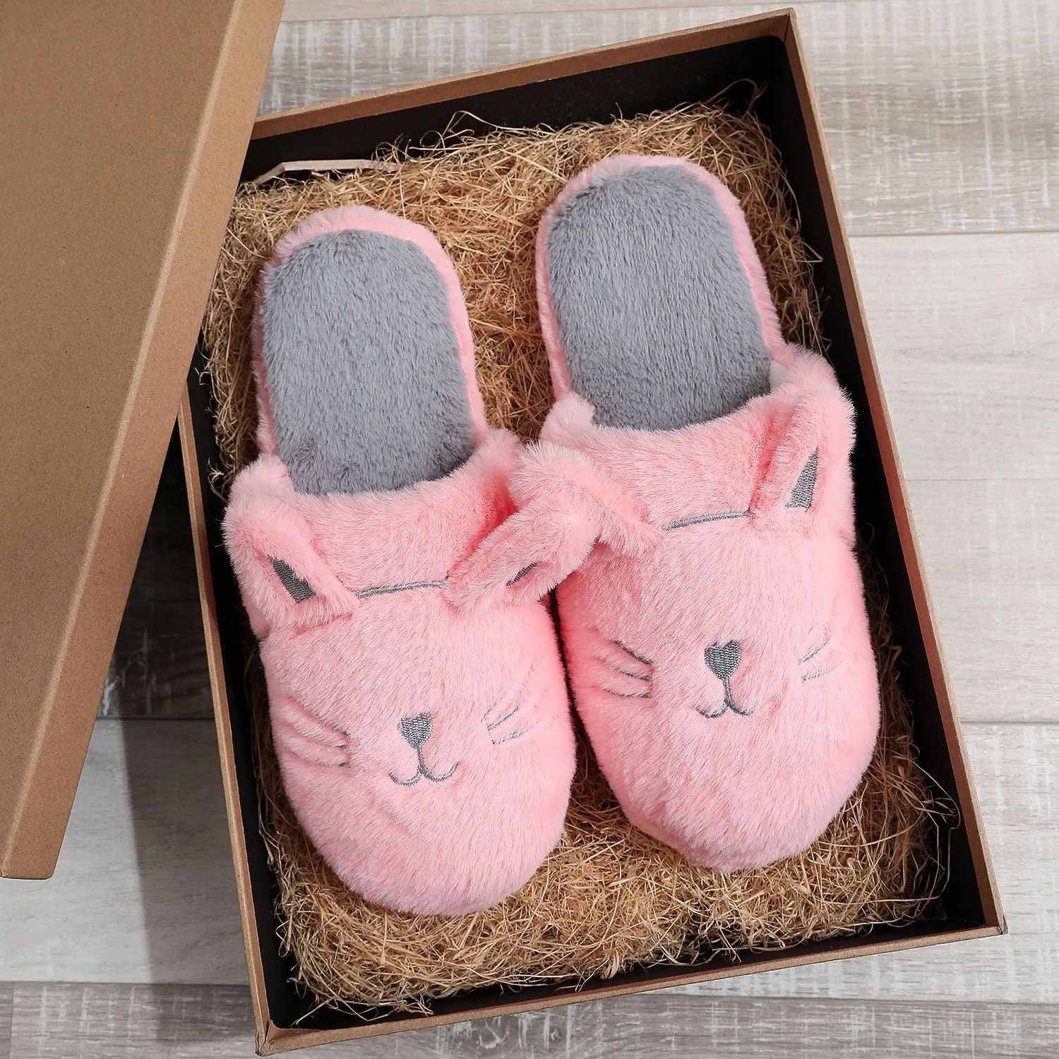 Purr-fectly Cozy: Cat-Themed Soft Bottom Slippers!