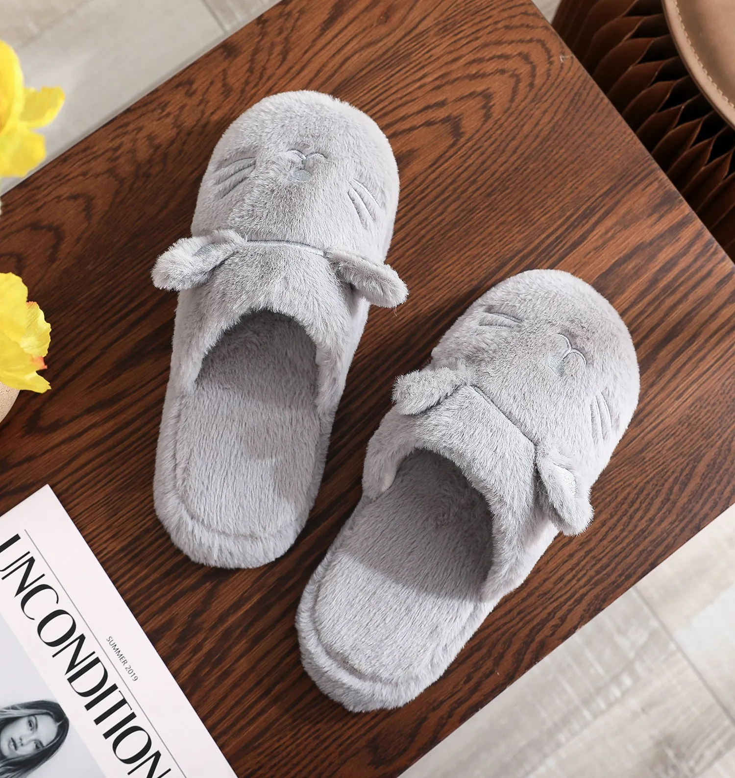 Purr-fectly Cozy: Cat-Themed Soft Bottom Slippers!