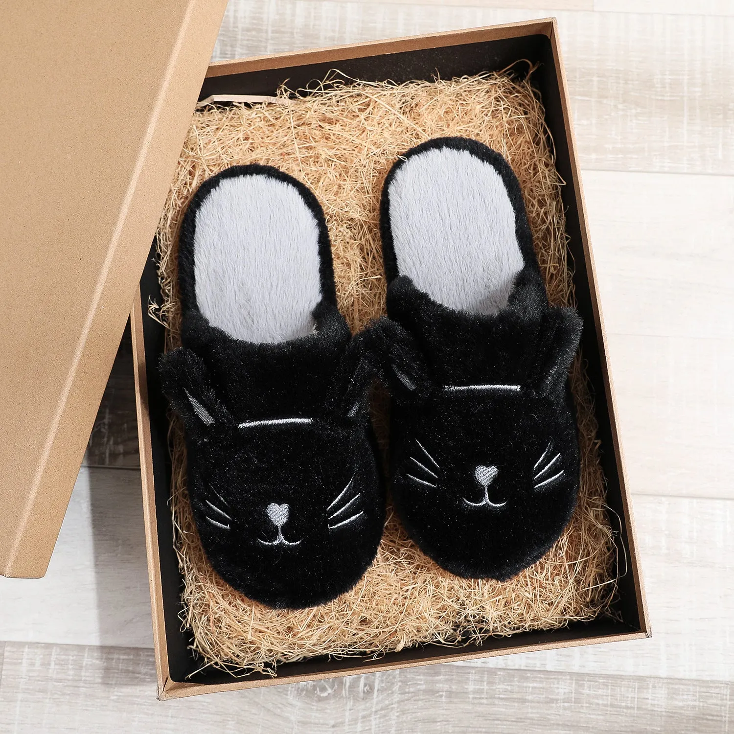 Purr-fectly Cozy: Cat-Themed Soft Bottom Slippers!