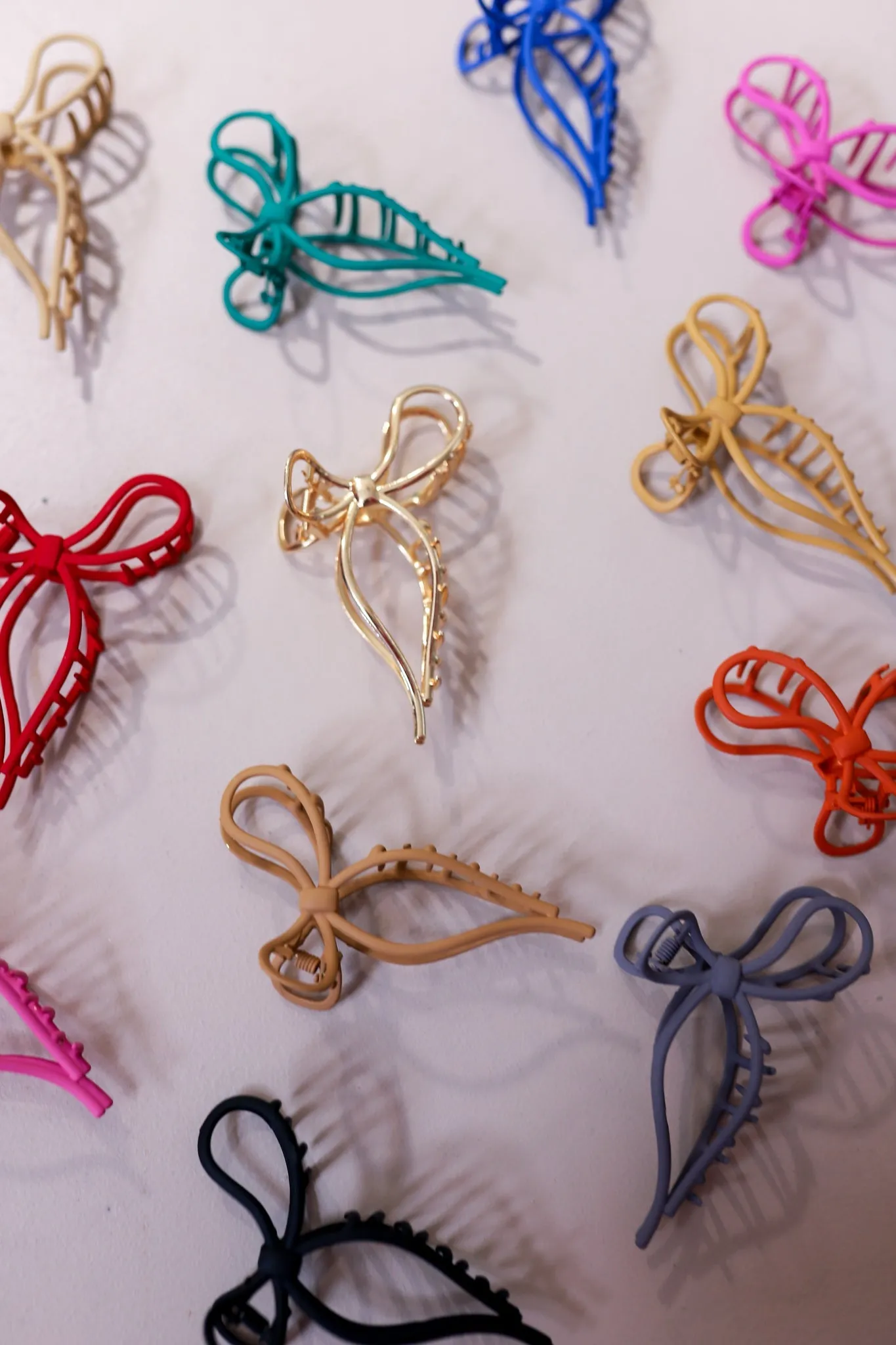 THE METAL BOW CLAW ( 19 COLORS )