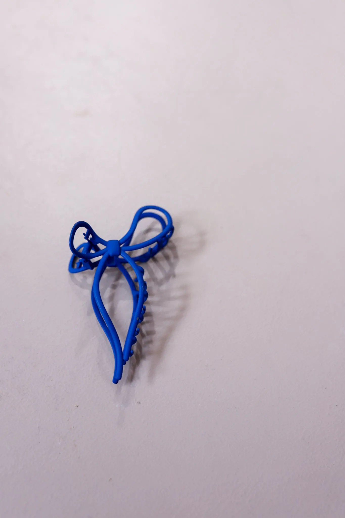 THE METAL BOW CLAW ( 19 COLORS )
