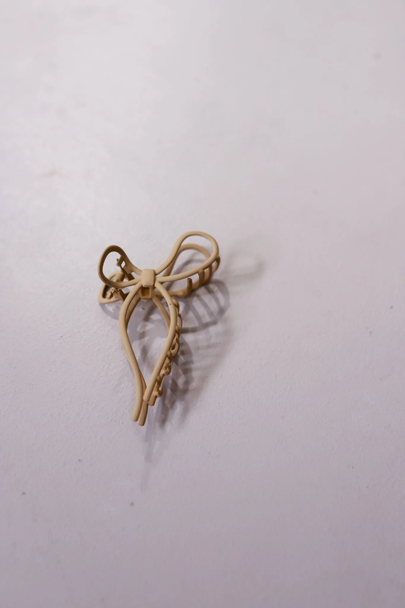 THE METAL BOW CLAW ( 19 COLORS )