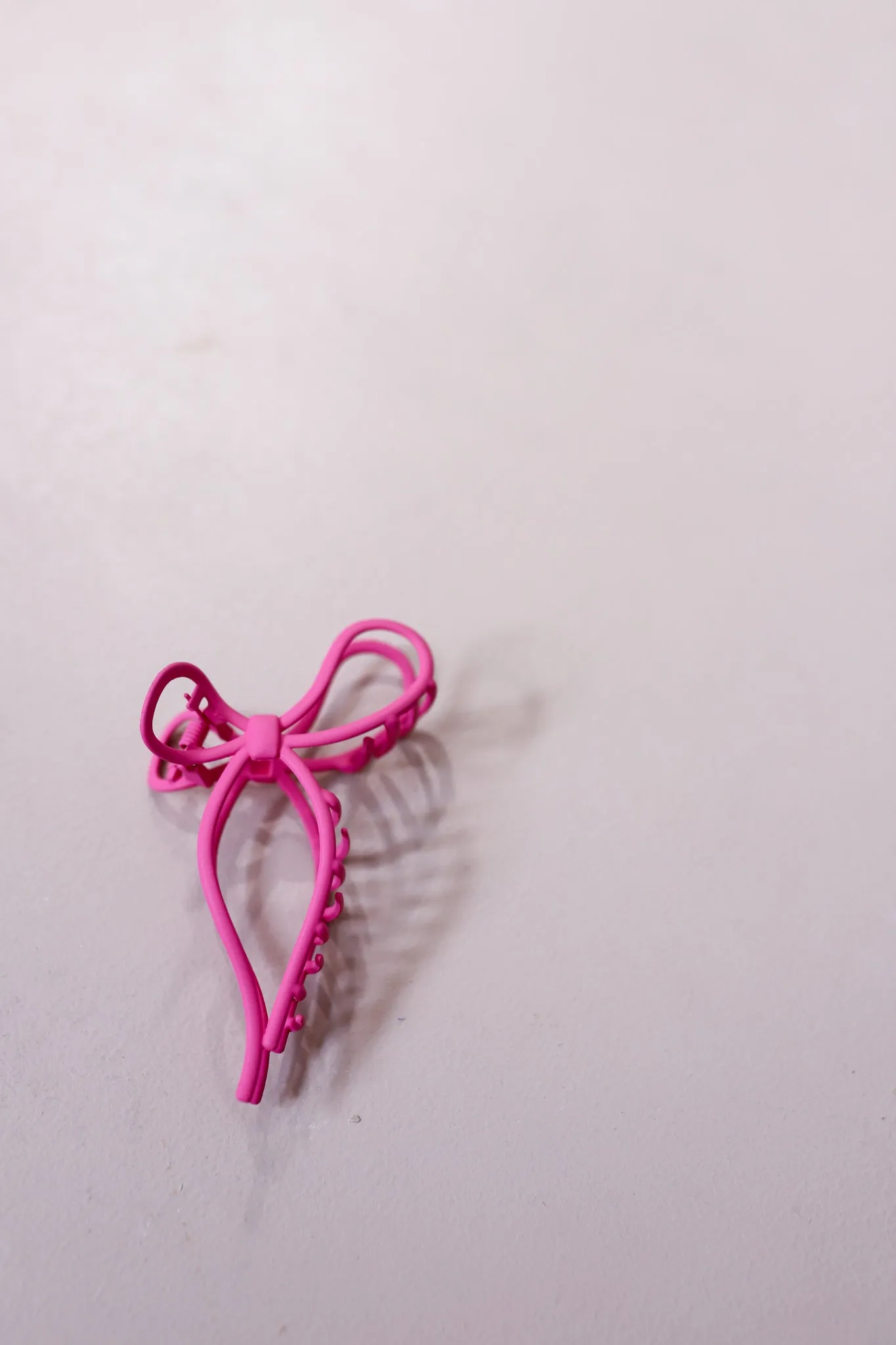 THE METAL BOW CLAW ( 19 COLORS )
