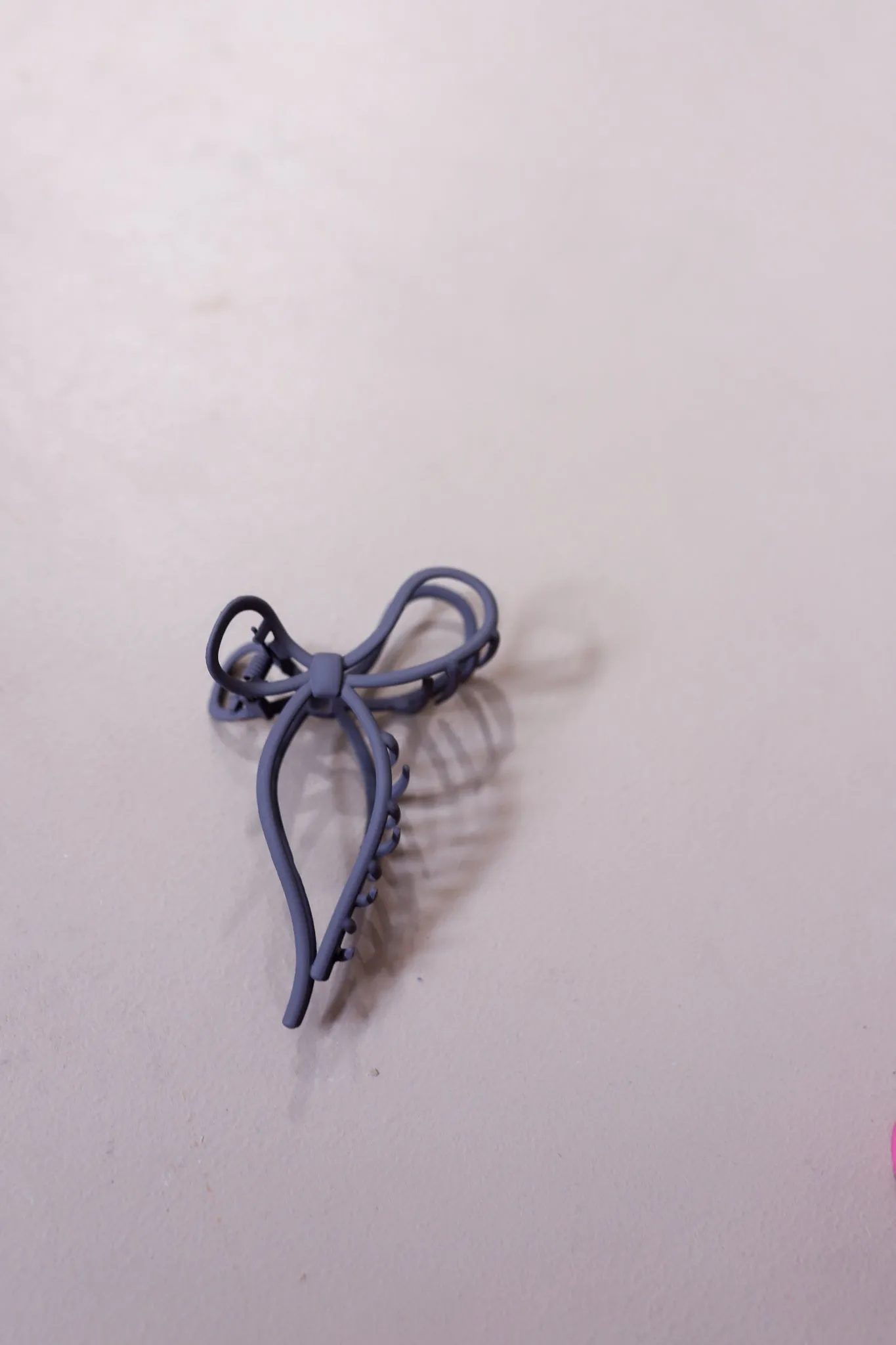 THE METAL BOW CLAW ( 19 COLORS )