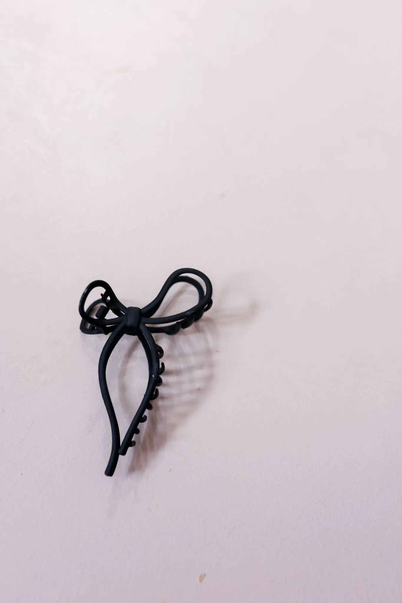 THE METAL BOW CLAW ( 19 COLORS )