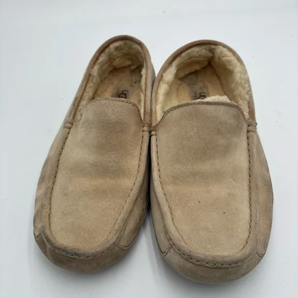 UGG Men’s 9 Cream Tan Leather Slip On Ascot Shearling Lined Slippers
