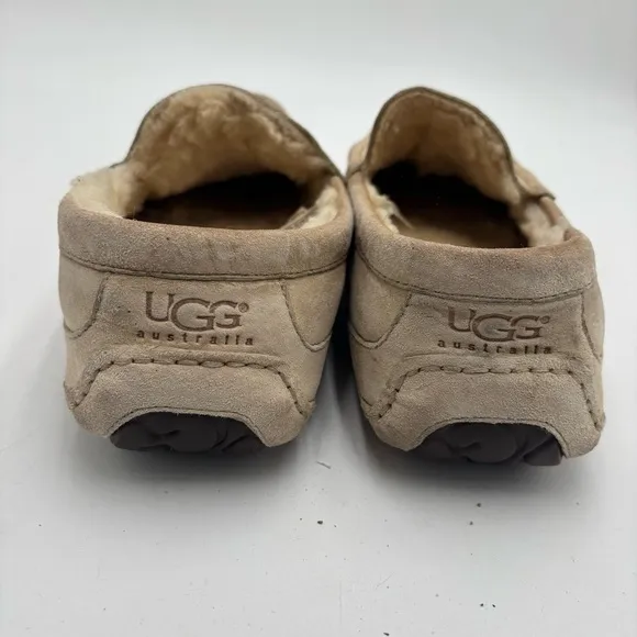 UGG Men’s 9 Cream Tan Leather Slip On Ascot Shearling Lined Slippers